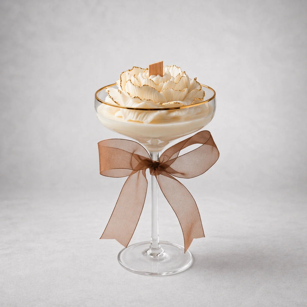 Hand-Painted Gold Detail Rose Candle in Glass – Luxury Soy Wax Candle